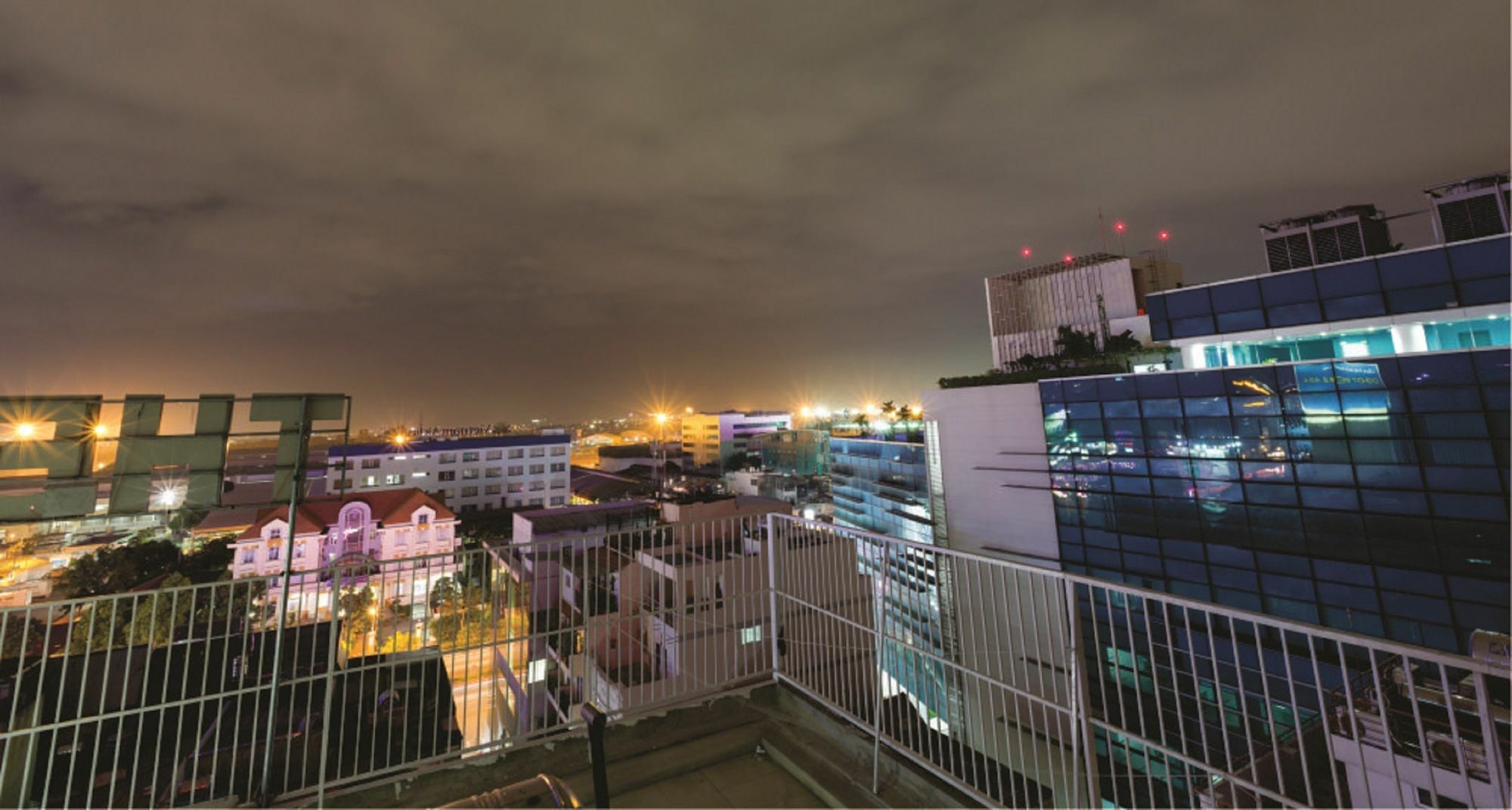 New Space Hotel Airport Ho Si Minh-város Kültér fotó